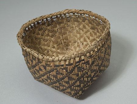 Zande or Mangbetu basket