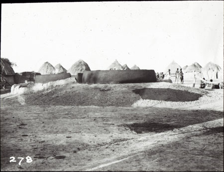 Shilluk grave-shrine 