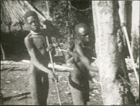 Lango spear shaft making