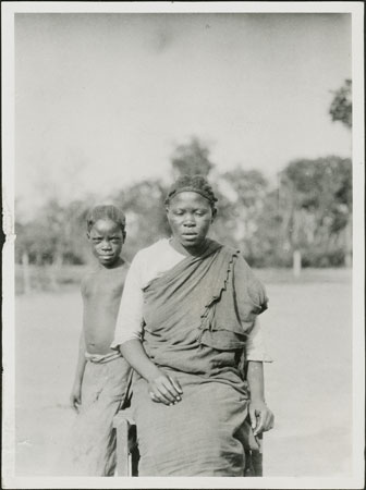 Zande woman and child portrait