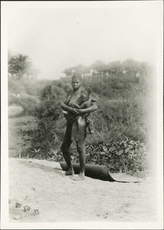 Mangbetu woman and child