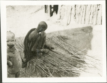 Nuer mat-weaving