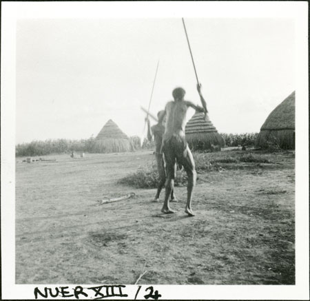 Nuer men duelling