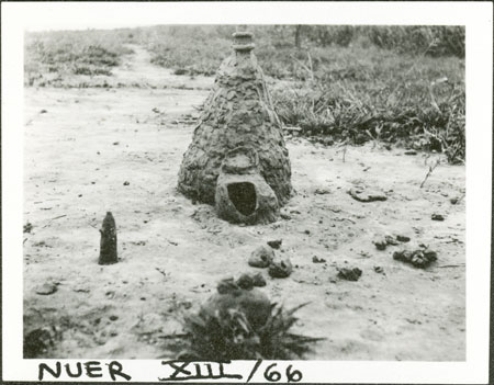 Nuer toy clay hut