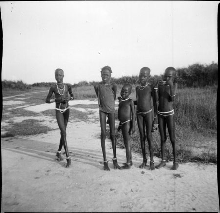 Nuer girls near Ler