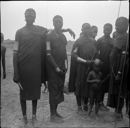 Mandari women and children