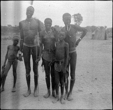 Portrait of a Mandari group