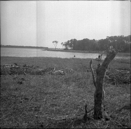 Mandari dry season lagoon