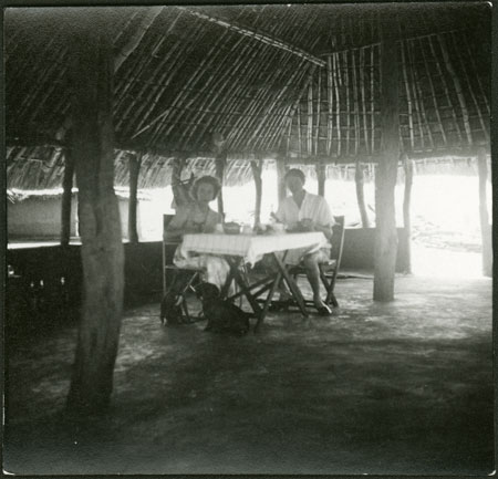 European couple dining in Mandari