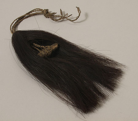 Nuer tassel