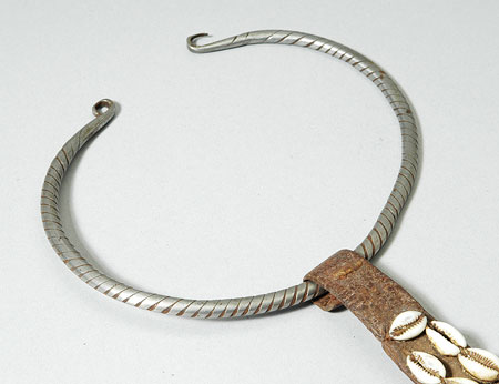 Bari neck ornament