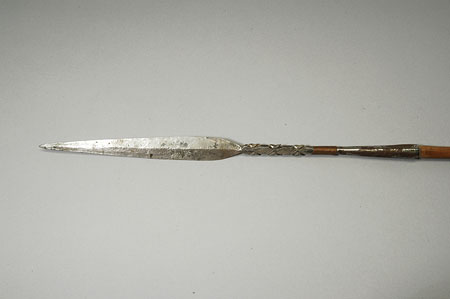 Dinka Tuich spear