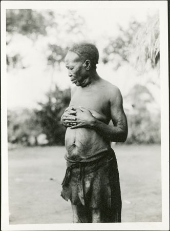 Portrait of a Zande woman