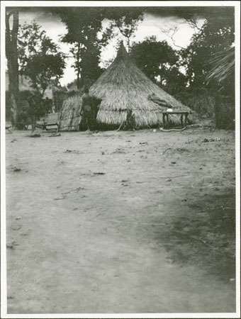 Hut of Zande Prince's servants