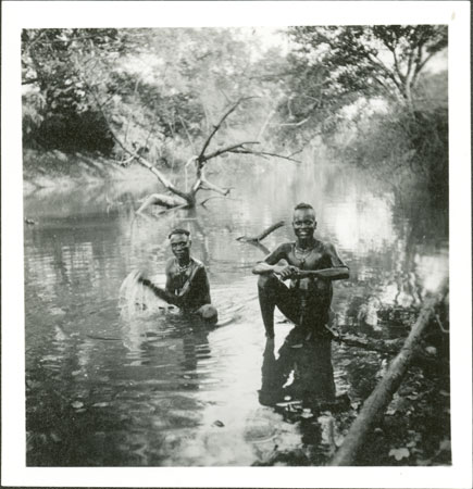 Carriers washing in Akobo river