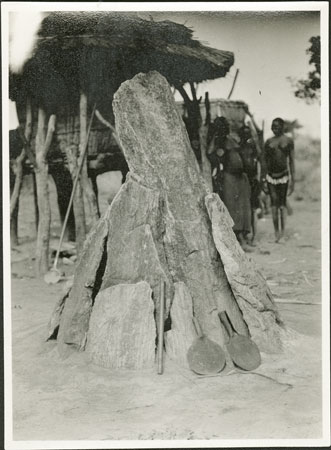 Moro Meza grave in homestead