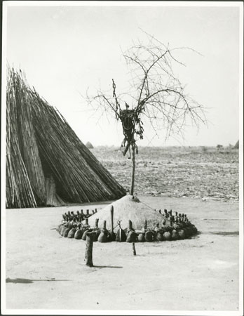 Nuer colwic shrine