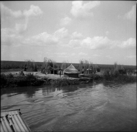 Dinka fishing camp on Nile bank