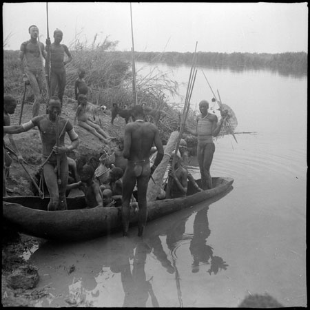 Mandari Kbora dug-out