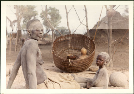 Mandari Kbora mother and child