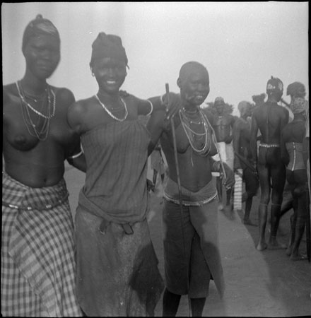 Mandari women ?dancing