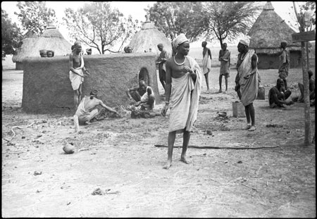 Shilluk hut building