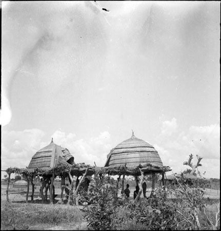 Agar Dinka shelters