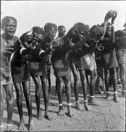 Dinka girls dancing