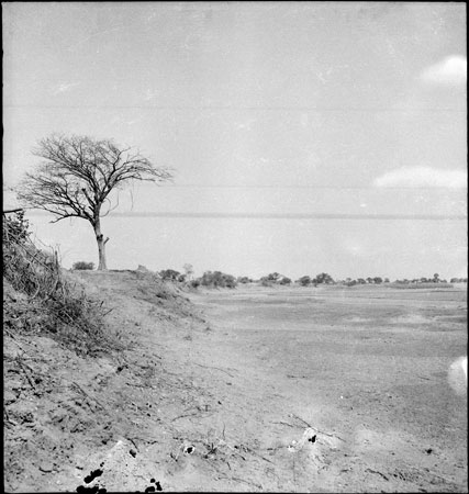 Dry river channel in Dinkaland