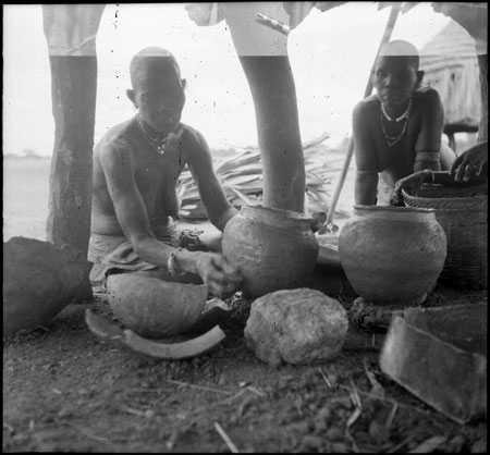 Dinka female potter