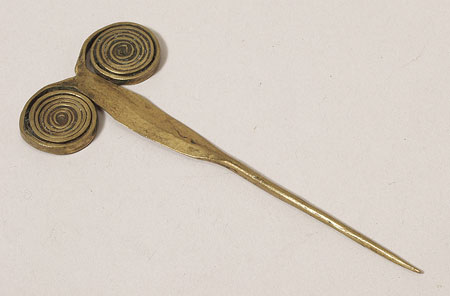 Zande hair pin