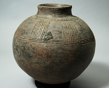 Dinka Tuich jar