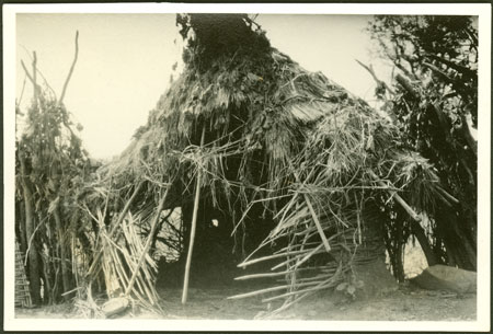 Ingessana girls' hut