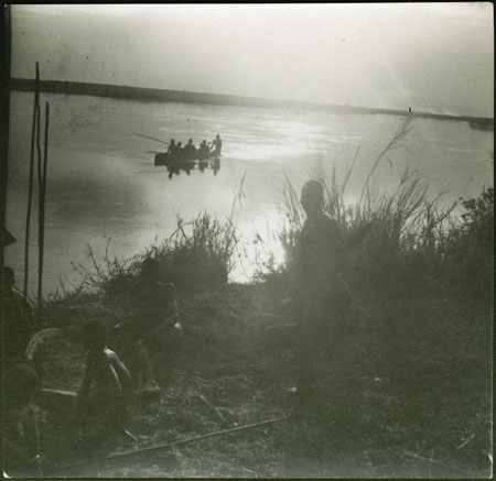 Mandari canoe on Nile